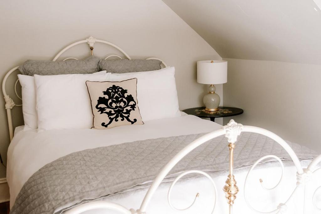 Calderwood Bed & Breakfast